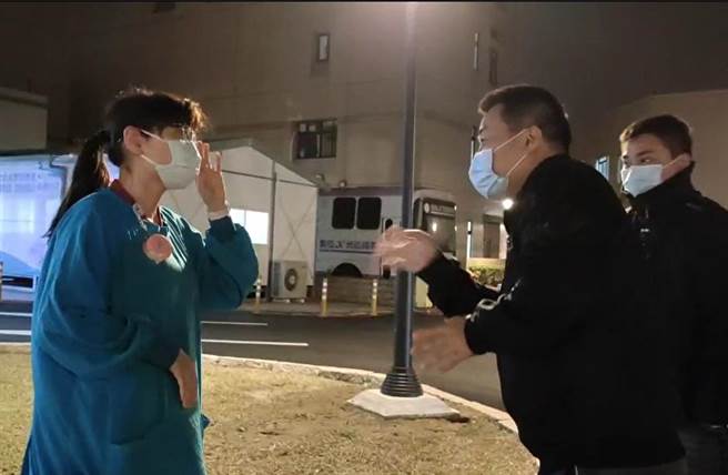 嘉义男开车3小时专程送100杯饮料挺医护。(资料照片 蔡依珍摄)