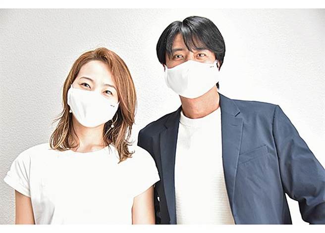 剧团四季贩卖服装部手缝口罩。（摘自https://www.shiki.jp/navi/news/renewinfo/033322.html）