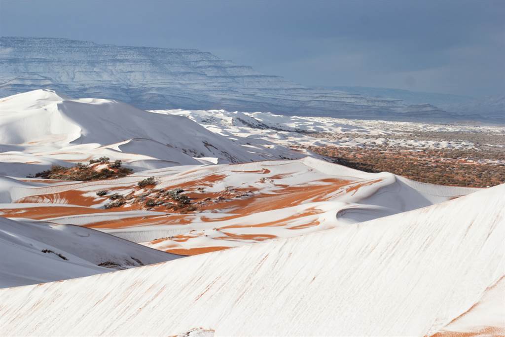 非洲撒哈拉沙漠13日罕见降雪，宛如置身童话世界。（资料照／shutterstock）(photo:ChinaTimes)