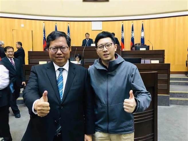 遭罢免的民进党桃园市议员王浩宇（右）、桃园市长郑文灿（左）。（图／中时资料照）