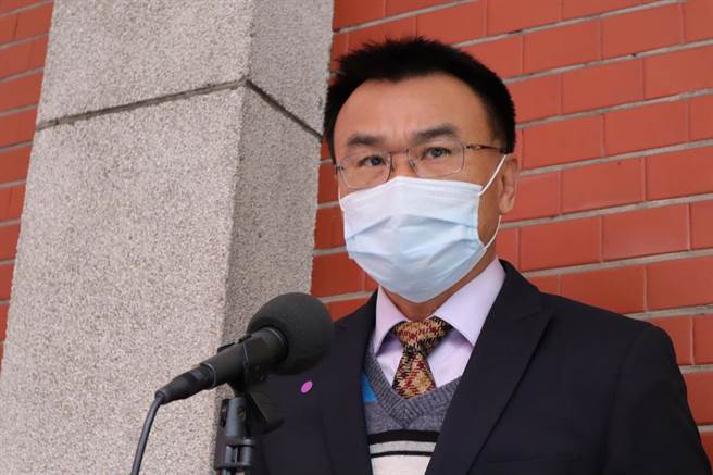 陈吉仲称台肉品不出口大陆，宅神疯狂打脸：该买点银杏给主委吃。(中时资料照)