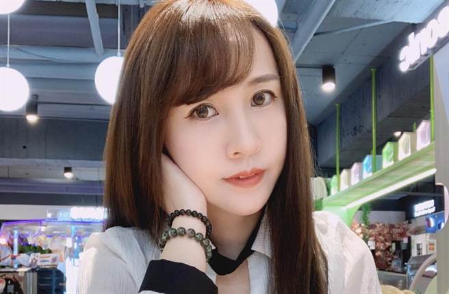 洁哥直言「五宝爸」不值得令人同情。﹝图／洁哥/李秉洁脸书﹞