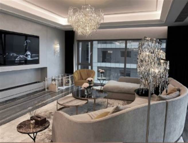 夫妻俩2019年才搬入奢华豪宅。(图/翻摄自微博)