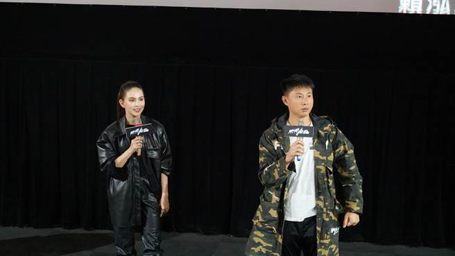 昆凌和电影《叱咤风云》出品人小刀一起现身高雄映后活动。（创映电影、量能影业提供）