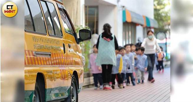 「跌倒姊」蔡女早在多年前就曾怒告儿子的托育中心，诬赖李姓老师打断儿子牙齿、将孩子关在满是蚂蚁的仓库，甚至喂药。（图／摄影组摄）