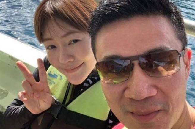 小S與老公許雅鈞結婚15年，感情依舊甜蜜。（圖／elephantdee IG）