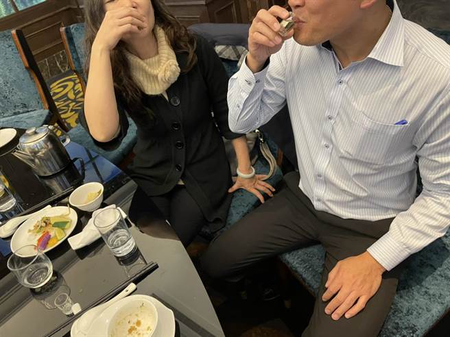 彰化50岁周小姐时常应酬喝酒，外型姣好身材纤细的她，胆固醇数值竟高达400，52岁爱吃美食的张小姐同样不胖，但三酸甘油脂竟然也超标3倍。（院方提供／吴建辉彰化传真）