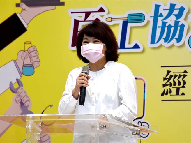 嘉义市长黄敏惠说，在嘉义市有嘉邑行善团造桥铺路，在台南有做工行善团修缮房屋，今天的经验分享让大家都变成有福气的人。（吕妍庭摄）