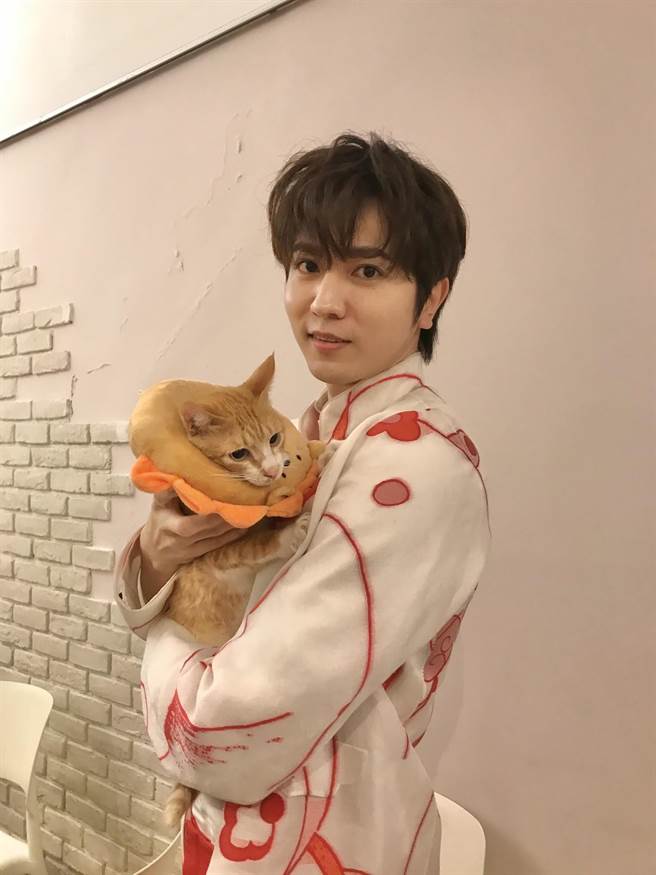 陈玺安出席公益明信片义卖记者会。（林淑娟摄）