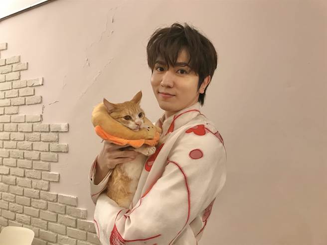 陈玺安出席公益明信片义卖记者会。（林淑娟摄）