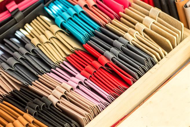 农历年前帮自己换一个可以聚财的钱包，有助于今年的财富运。(示意图／达志影像)