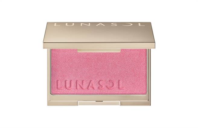 LUNASOL晶巧柔肤修容饼(霓晶)＃02 ，1270元。（LUNASOL提供）