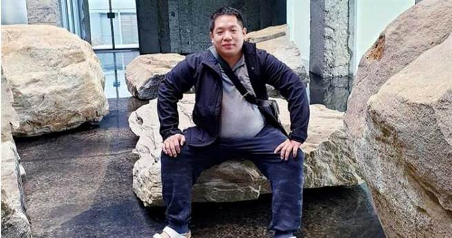 被称为水晶虾大王的余恺丞被指控找来许多不明人士在凌晨突击骚扰亲姊妹，企图藉此逼走胞姊、霸占豪宅。（图／翻摄脸书）