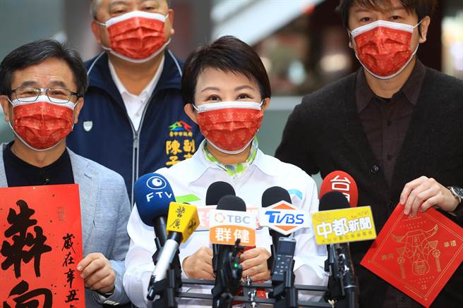 市长卢秀燕今天说，台中市昨日宣布中台湾元宵灯会取消外，春节期间发放小红包等大型活动亦取消。（陈世宗摄）