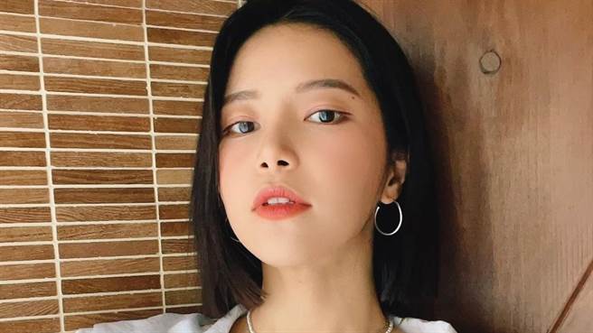 頌樂日前在個人IG上曬出一系列穿搭照吸引目光。（圖／IG@ solarkeem）