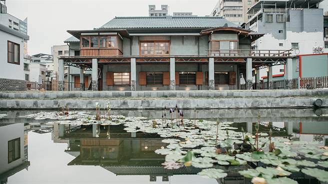 2017年高雄市政府开启3年修復工程，于2020年11月让这座华美宅邸重新恢復往日光采。(图/蔡嘉玮摄)