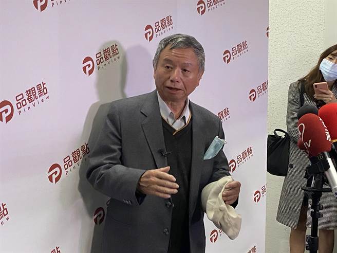 前卫生署长杨志良认为卫福部长陈时中要再进化，否则1、2个月内台湾疫情会大爆发。（林志成摄）