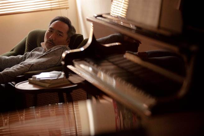 石头演技精湛，告五人直呼非常荣幸能请到大前辈演出。(相信音乐提供)