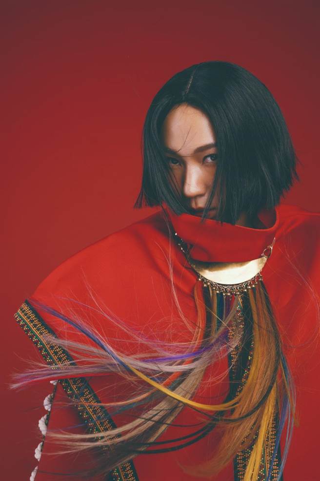 雅维茉芮新造型由好友黄一峯打造。（独一无二娱乐文化提供）