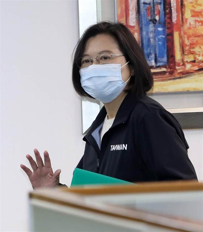 无党籍高雄市议员黄捷罢免案2月6日登场，民进党主席蔡英文今天在中常会要求民进党，要给支持者清楚的指令「一定要守住」。（刘宗龙摄）