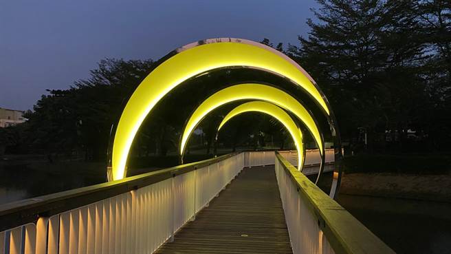 新冠肺炎疫情又起，加上农历春节将至，防疫措施紧缩，大型活动纷纷停办，连办10年的台南盐水月津港灯节宣布暂时取消，目前布展已达5成。（台南市政府提供／庄曜聪台南传真）