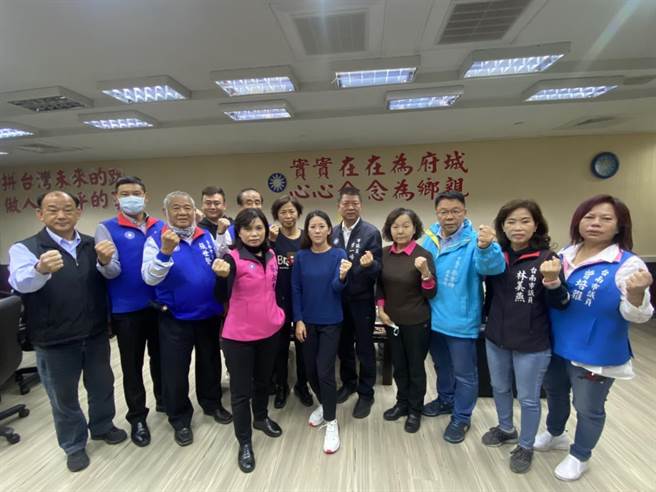 国民党台南市议会党团日前发动反莱猪双公投连署获热列响应，党主席江启臣24日将到台南菜市场感谢民眾。（国民党台南市议会党团提供／程炳璋台南传真）