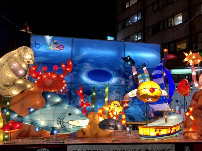 台北市长柯文哲今（20）宣布今年「台北灯节」将延期举办。（何书青摄）