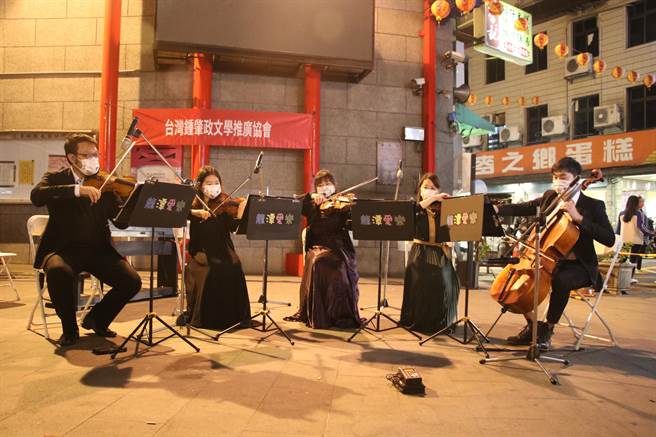 音乐会由龙潭爱乐管弦乐团担当演奏。（黄婉婷摄）