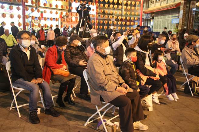 除锺老过去的学生之外，包括前桃园县长吴志扬、客家代理局长戴兴达、客家文化基金会副执行长蔡济民、前立法委员蒋絜安也特地到场支持。。（黄婉婷摄）