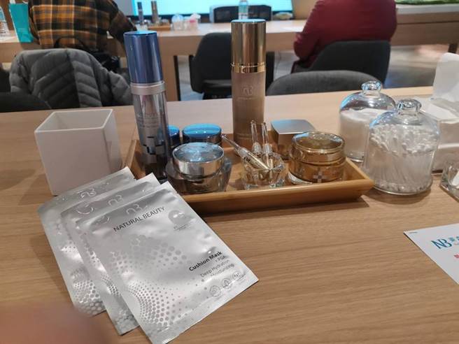 東森自然美搶攻年輕族群，原走成熟路線的外包裝，現在變得晶瑩剔透。圖／張佩芬