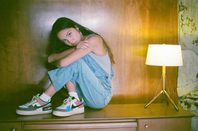 奥莉维亚出新专辑。（环球音乐提供）