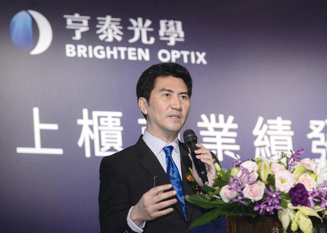 亨泰光学研发长吴怡璁表示，大陆角膜塑型片市场每年仍有一定成长率，台湾销售也逐年成长。图／本报资料照片