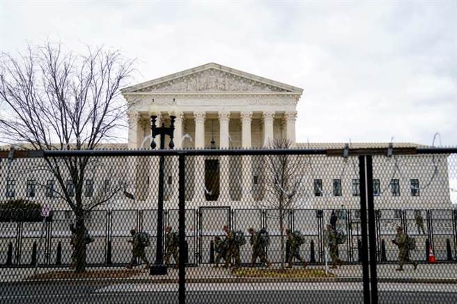 美国最高法院收到炸弹威胁。(图/路透社)