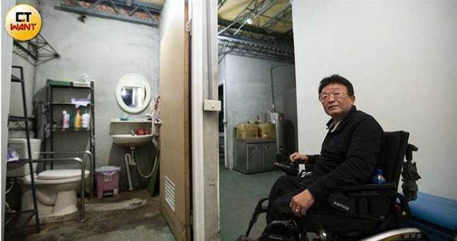 即便身障也该有尊严，因此宗哥替街卖朋友布置的「家」，从厕所到房间、晒衣间等，每个小细节都设计得很贴心。（图／黄威彬摄）