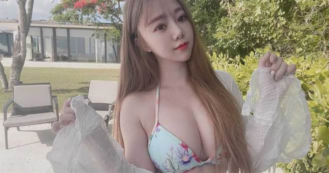 拥有姣好身材的米米，除了有网红的工作外，其实也是一家生技公司的老板。（图／翻摄自mmb510 IG）