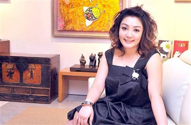 凌威威为了维持生计再次重返酒店上班。（图／中时资料照）