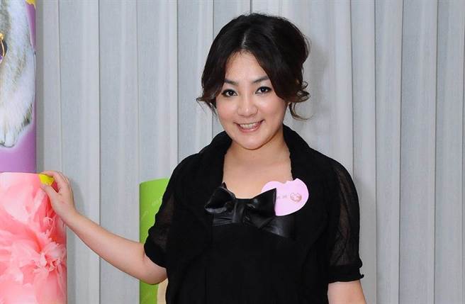 凌威威和嫩尪打离婚官司，画作又遭妹婿侵占。(图／中时资料照)