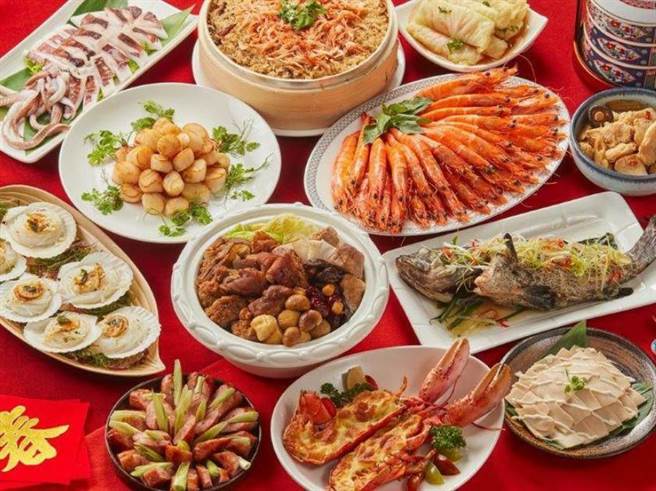 元家抢攻围炉商机，不用花大钱就能将「海陆大餐」搬上自家餐桌。（元家提供）