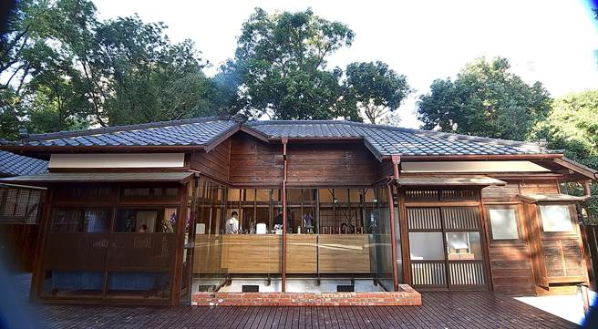 开在台北市齐东街的〈Matcha One 齐东〉，为一百年日式建筑，为该该处古蹟建筑聚落中唯一的餐饮单位。（图／姚舜）