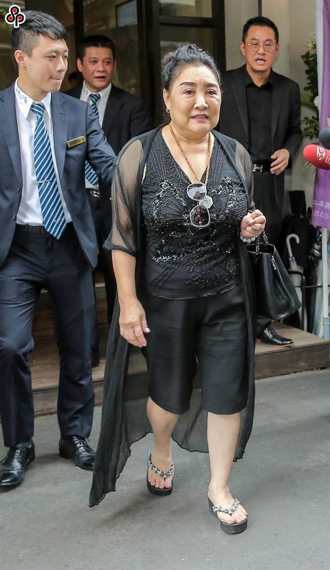 歌壇大姐大陳盈潔冒胞妹簽本票借款，獲判緩刑4年。(中時資料庫)