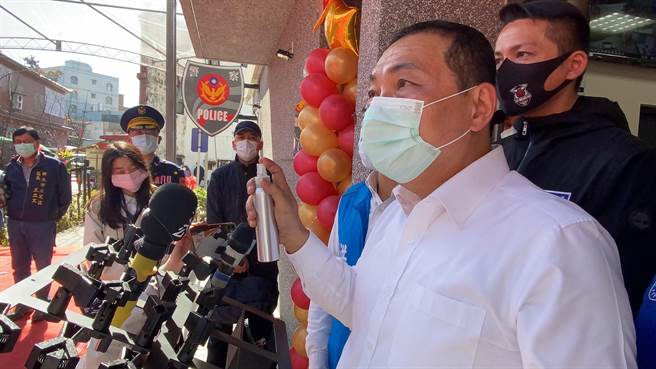 侯友宜现场示范手部清洁（戴上容摄）