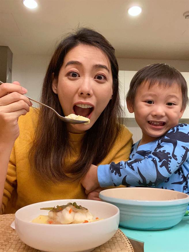 林可彤婚后4年首度备年菜 揭曾遭婆婆明显敌意