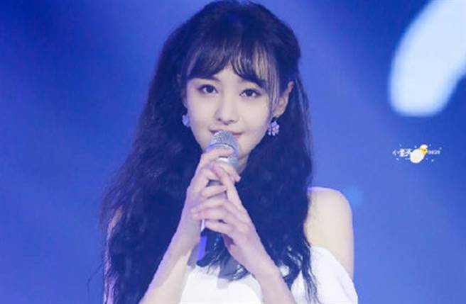 鄭爽棄養小孩引發軒然大波。（圖／微博）