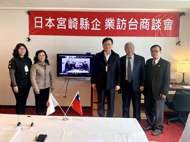 台中市举办视讯商谈会，透过视讯与日本宫崎建立合作契机。（台中市政府提供／陈世宗台中传真）