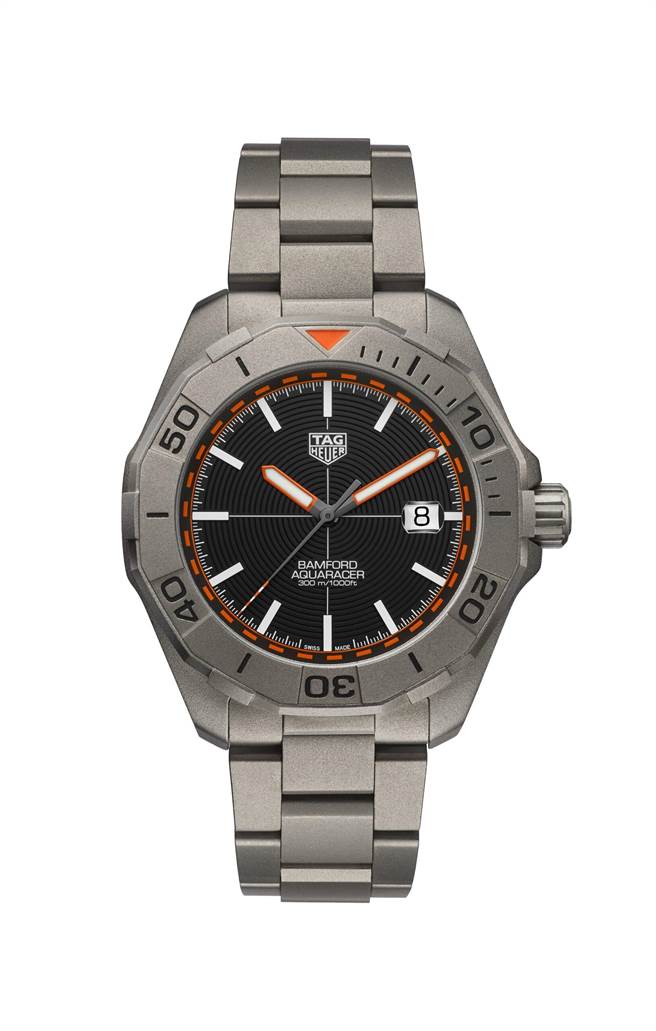 泰格豪雅Aquaracer Bamford 联名限量腕表，12万7900元。（TAG Heuer提供）