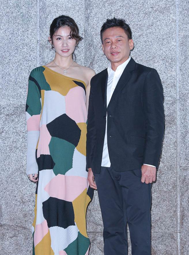 李康生（右）与李千那在片中有许多感情对手戏。（吴松翰摄）