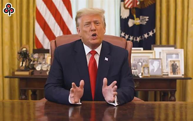 陆学者指美国悖论带给世界深刻警示。图为2020年12月27日美国前总统川普在推特宣布新冠救济法案有好消息，但没有提供任何解释。（摘自推特）