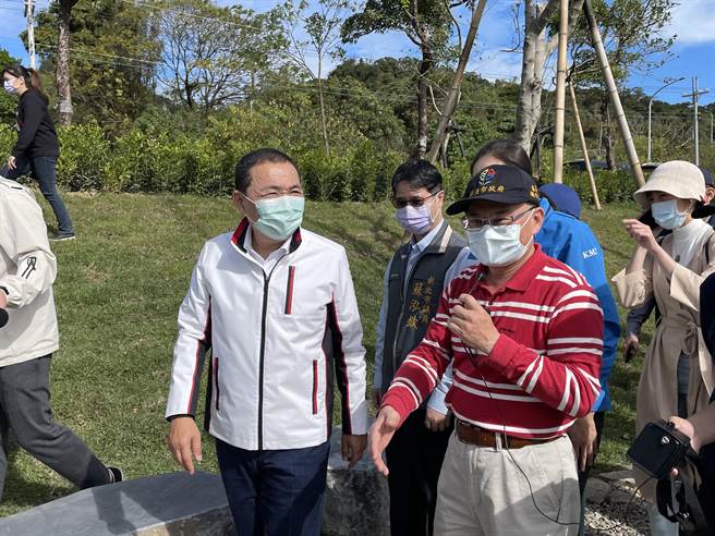 指挥中心指挥官陈时中昨表示，自费筛检费用核定在地方政府和医院。新北市长侯友宜表示，将整合卫生局跟医院来做协调，希望价钱参考全世界标准。（记者蔡雯如摄）