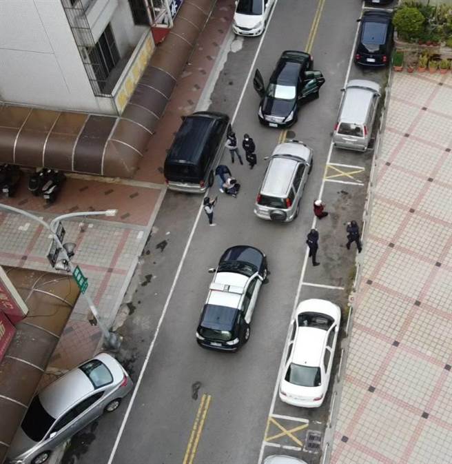 清水分局防搶演練出動空拍機加入查緝追捕犯嫌。（清水分局提供／王文吉台中傳真）