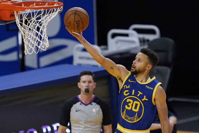 柯瑞22日虽拿全场最高30分，还是挽回不了勇士的败局。(美联社)